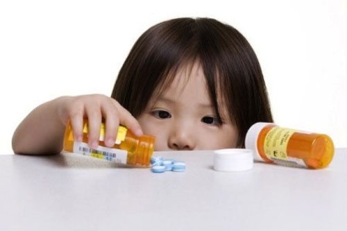 Bác sĩ khuyến cáo trẻ dùng kháng sinh đầu đời sẽ bị dị ứng thực phẩm