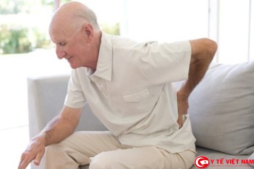 Nguyên nhân gây bệnh đau lưng ở người già. nguyen-nhan-gay-benh-dau-lung-o-nguoi-gia