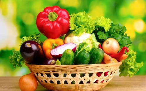 Nên ăn nhiều rau xanh để tránh sỏi thận.