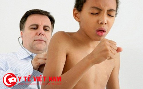 Trẻ bị viêm phổi cần được phát hiện sớm và điều trị kịp thời