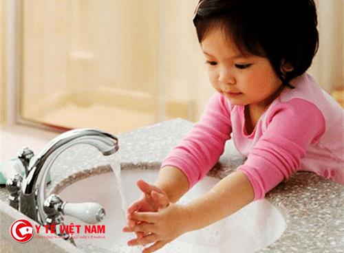 Rửa tay đúng cách để điều trị bệnh tay chân miệng