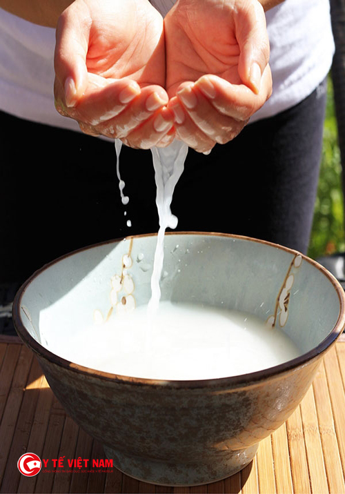 Người Nhật đã biết sử dụng rượu gạo như một loại mỹ phẩm để làm đẹp da