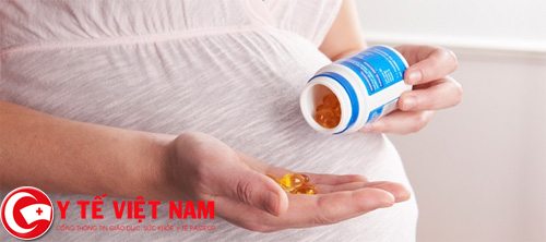 Uống các loại vitamin cần thiết dành cho bà bầu
