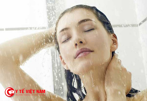 Giữ vệ sinh cơ thể sạch sẽ giúp ngăn ngừa bệnh viêm da dị ứng