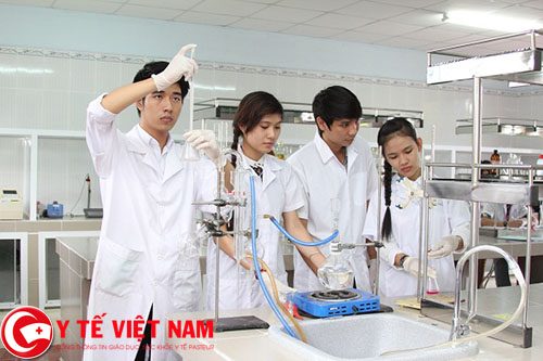 Sinh viên trường Đại học Dược Hà Nội Sinh viên trường Đại học Dược Hà Nội
