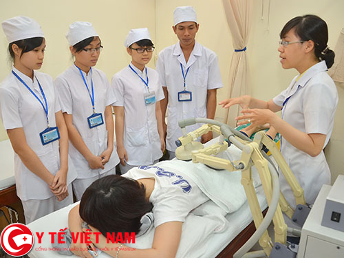 Tuyển dụng y sĩ trung học làm việc tại Nam Định lương cao