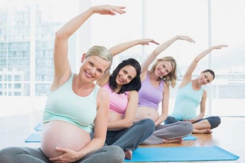 Yoga giúp tinh thần mẹ thoải mái hơn