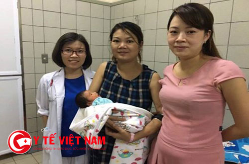 Đứa bé ra đời là sự nỗ lực cố gắng rất lớn của đội ngũ y bác sĩ bệnh viện