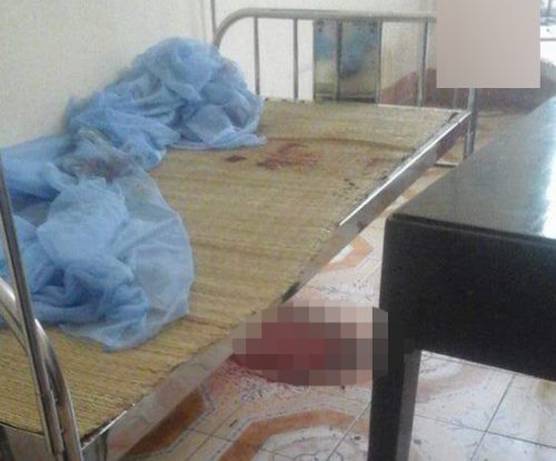 Hiện trường vụ án mạng chồng cầm dao đâm chết vợ trên giường bệnh viện do ghen tuông ở Phú Thọ