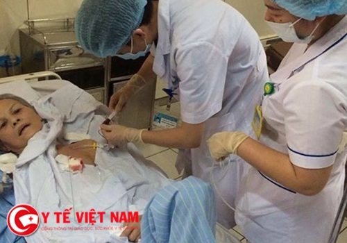 Hoang mang: Truy tố bác sĩ Hoàng Công Lương bụ tai biến ở BV Hòa Bình