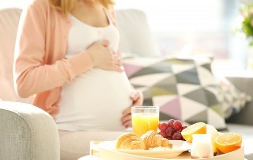 Nhu cầu một số vitamin cần thiết cho phụ nữ mang thai và cho con bú