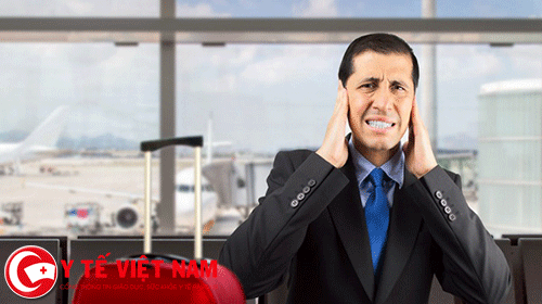 Hướng dẫn cách phòng tránh chứng đau tai khi đi máy bay