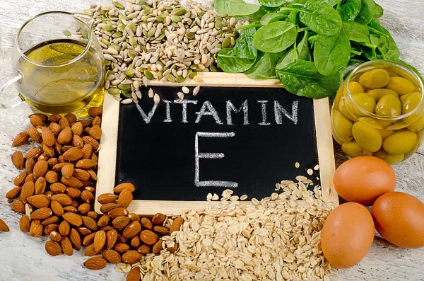 Nên bổ sung vitamin E vào buổi sáng