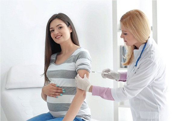 phụ nữ mang thai nên tiêm chủng ngừa sởi ít nhất là 4 tuần trước khi thụ thai