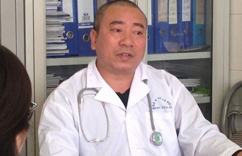 Người thầy thuốc 20 năm gắn bó với bệnh nhân HIV - bác sĩ Nguyễn Ngọc Hưng