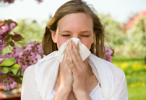 Bệnh viêm mũi vận mạch thường chảy nhiều nước mũi và không đau đầu