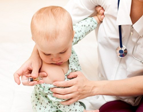 Cần tiêm vắc xin phòng bệnh Rubella cho bé sau sinh lúc bé được 5 tuổi