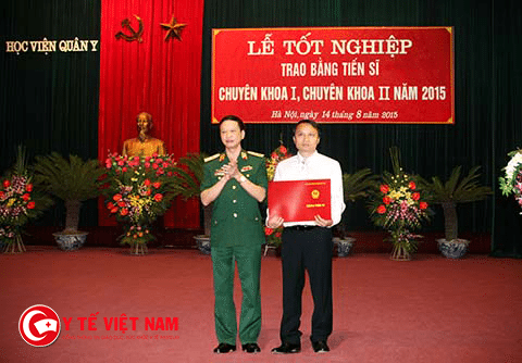 Tiến sĩ Mai Mạnh Tuấn được cấp bằng Tiến sĩ Y khoa tại Học Viện Quân Y Hà Nội.