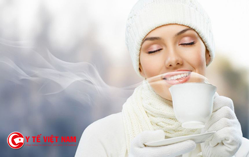 Sử dụng một số loại đồ uống ấm giúp bạn cải thiện tình trạng đau họng