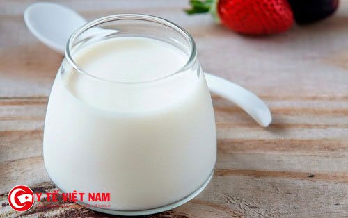 Các vi khuẩn có lợi trong sữa ít béo, sữa chua sẽ có tác động làm các vết viêm nhiễm mau lành.