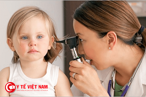Cần kịp thời chữa viêm tai giữa cho trẻ