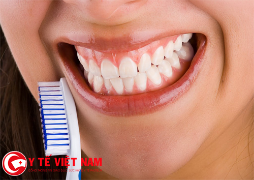 Trong quá trình điều trị bệnh viêm chân răng cần phải giữ gìn vệ sinh răng miệng