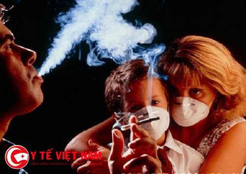 Phụ nữ và trẻ em hít phải khói thuốc lá có thể bị ung thư phổi