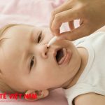 Trẻ em bị mắc bệnh viêm màng phổi thường bị nghẹt mũi