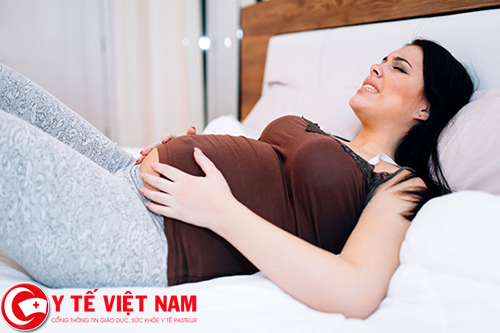 Phụ nữ mang thai nên gối đầu cao khi ngủ sẽ tốt cho việc điều trị
