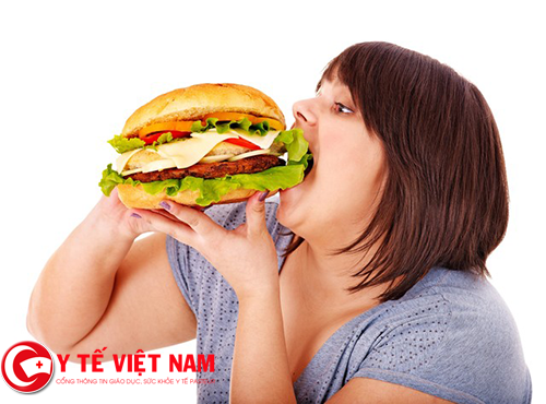 Một chế độ dinh dưỡng nhiều chất béo là một trong những nguyên nhân hàng đầu gây gan nhiễm mỡ