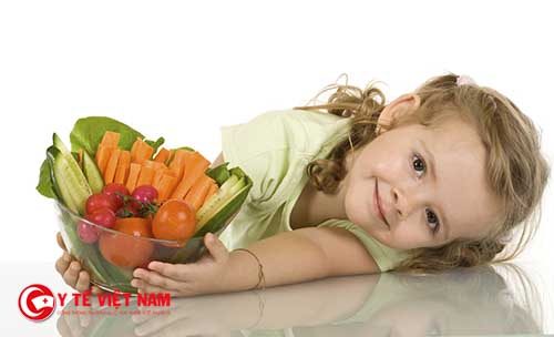 Các mẹ nên có khẩu phần ăn thật tốt cho trẻ viêm đại tràng ở trẻ em