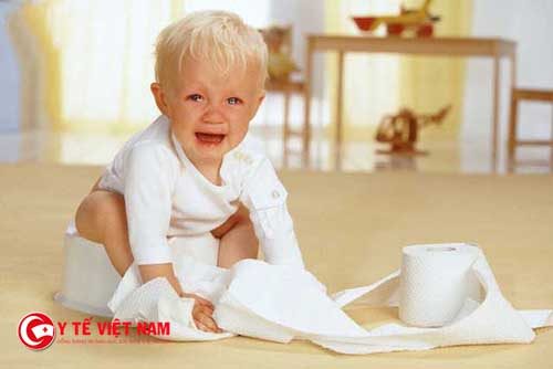 Viêm đại tràng ở trẻ em khiến bé chậm phát triển viêm đại tràng ở trẻ em