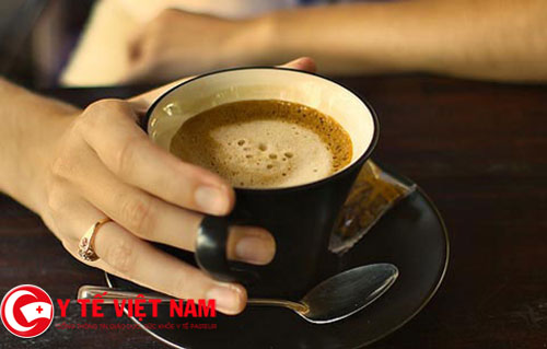 Uống cà phê khi chưa ăn sáng có hại sức khỏe?