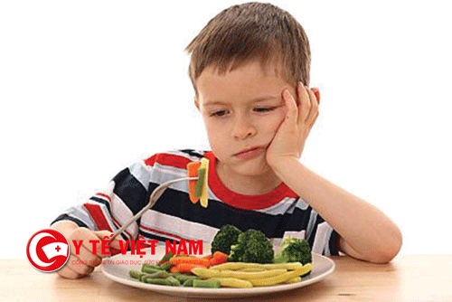 Trẻ bị suy dinh dưỡng chính là do cơ thể thiếu hụt chất dinh dưỡng
