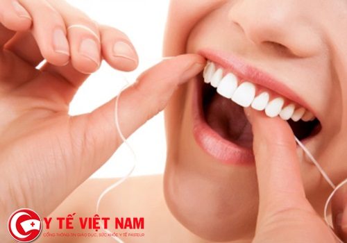 Chuyên gia hướng dẫn cách sử dụng chỉ nha khoa như thế nào cho hiệu quả?