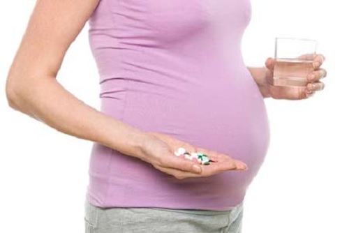Khi nào phụ nữ mang thai cần uống bổ sung thuốc nội tiết?
