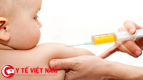 Tiêm Vaccine 6 trong 1 cho trẻ