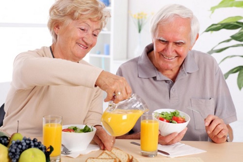 Chế độ dinh dưỡng cho người cao tuổi như thế nào?
