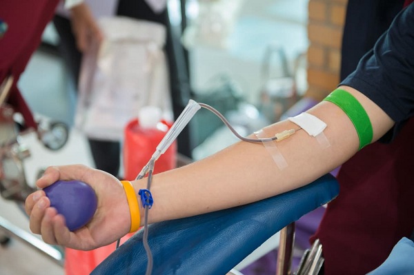 Điều kiện sức khỏe để tham gia hiến máu là gì?