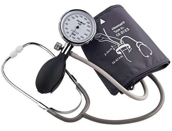 Máy đo huyết áp là một trong những dụng cụ cần thiết mà gia đình nào cũng nên có