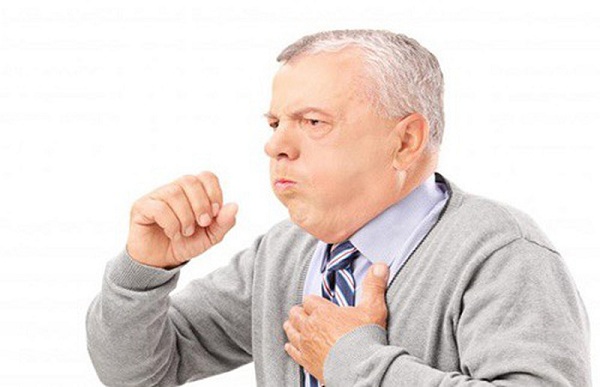 Cách phòng ngừa bệnh viêm phổi ở người già khi trời trở lạnh