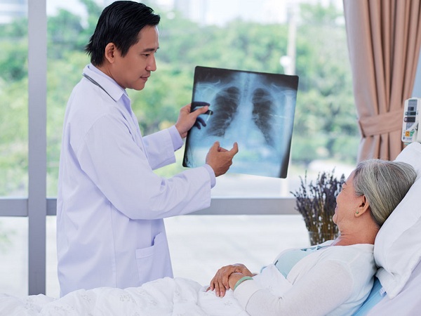Tư vấn phòng ngừa viêm phổi ở người cao tuổi