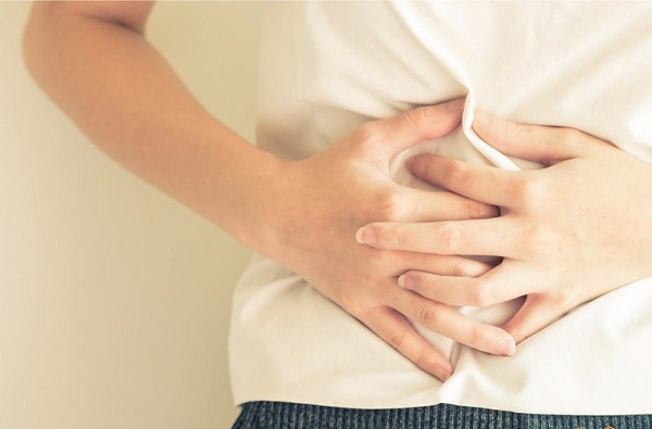 Bệnh viêm ruột thừa có thể gây ra triệu chứng đau lưng